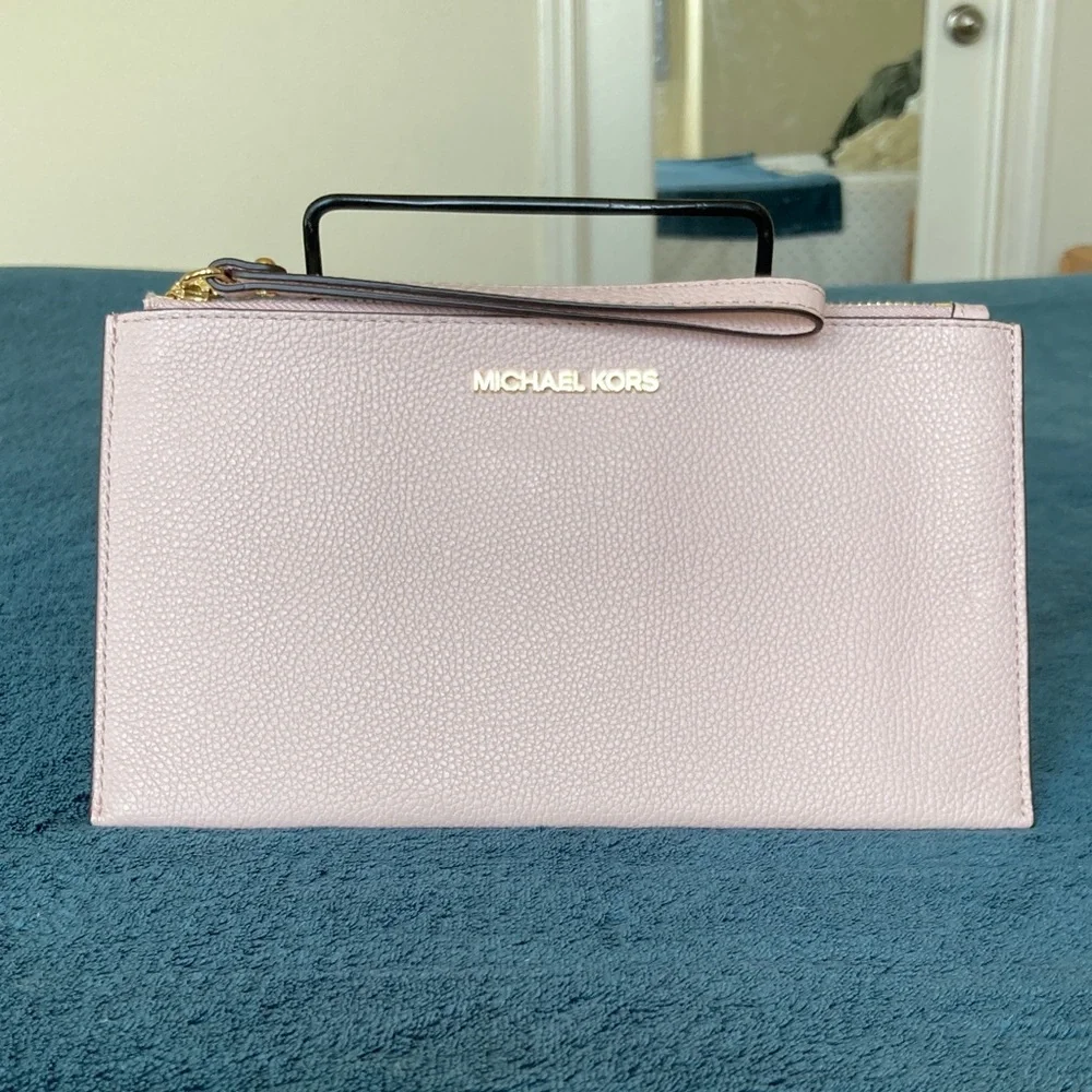 Michael Kors Pink Jet Set Leather wristlet clutch - Picture 1 of 10